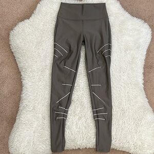 ALO Yoga Airlift Leggings